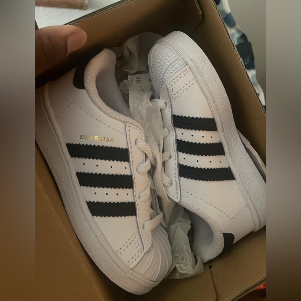 Brand New Baby Shell Toes